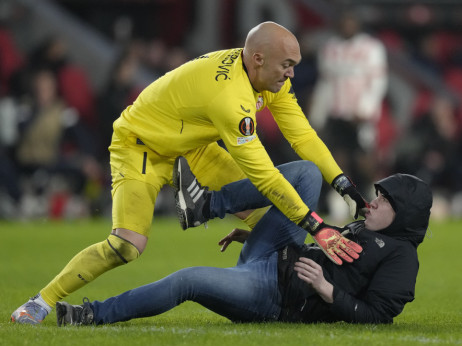 Huligan koji je napao Dmitrovića osuđen na dva meseca zatvora: Pravdao se i na sudu, ali nije prošlo