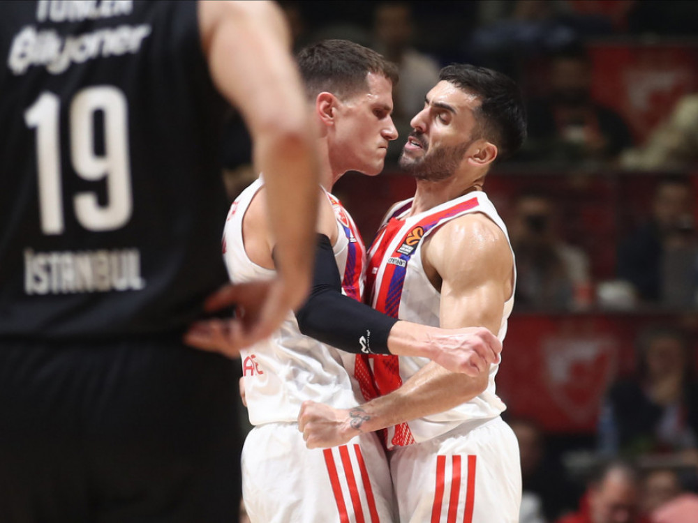 Spektakularna utakmica u Pioniru, Crvena zvezda slomila Efes i održala nade za Top 8!