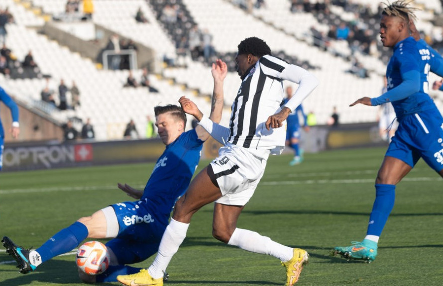 Još jedan šok u Humskoj: Partizan se ispromašivao, Radnik odneo bodove