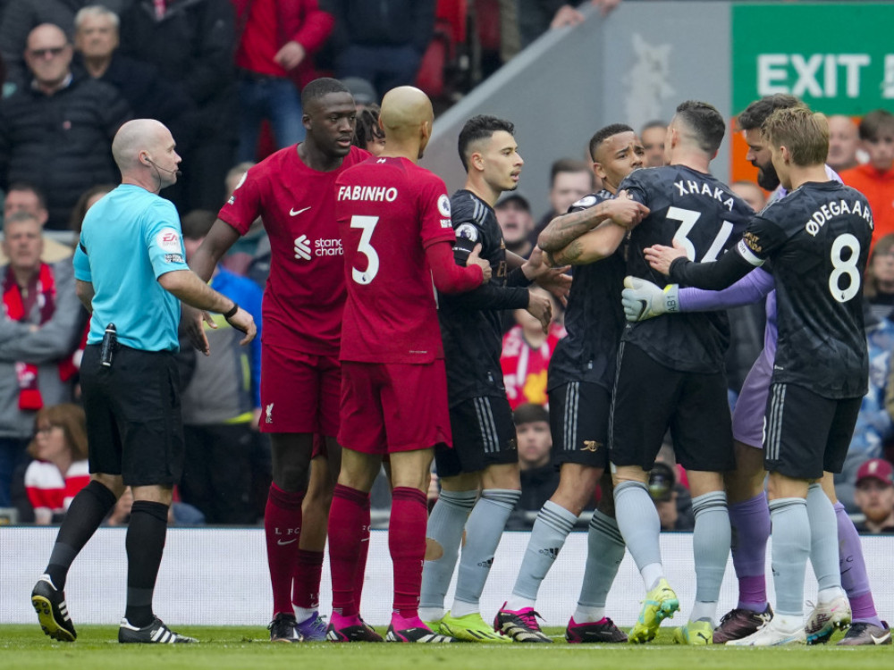 Liverpul sačuvao nadu Sitiju: Spektakl na "Enfildu" završen remijem, Arsenal prosuo vođstvo, a možda i titulu