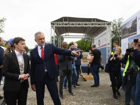 Uslovi dostojni svetskih prvaka: Premijerka Srbije, Ana Brnabić, obišla radove na Nacionalnom odbojkaškom trening centru