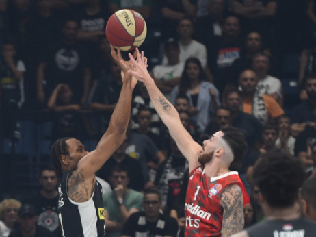 (KRAJ) Crvena zvezda - Partizan 91:78: Crveno-beli odbranili domaći teren, igraće se četvrta utakmica