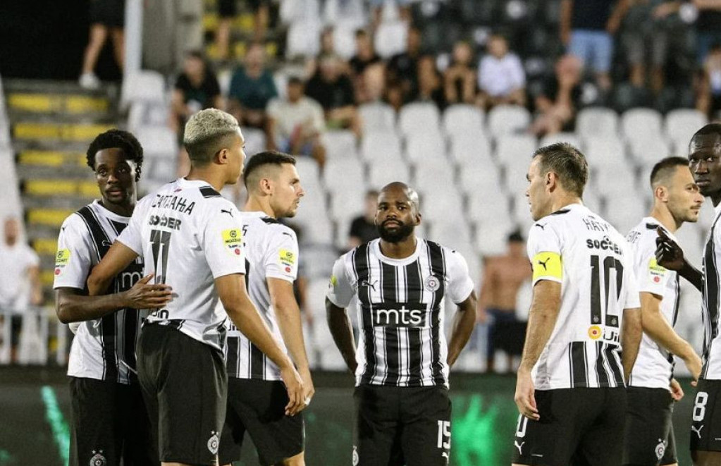 Partizan u Pazaru pred praznim tribinama