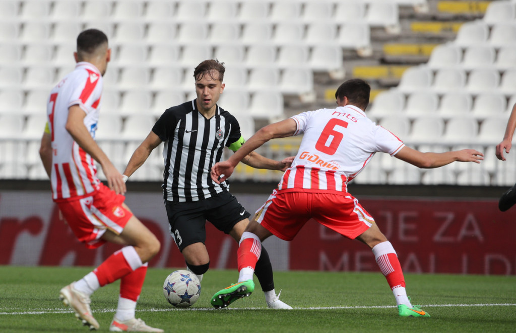 Stojaković i Milijaš odmarali glavne igrače za Ligu šampiona, derbi bez pobednika: Omladinci Partizana i Zvezde odigrali 1:1