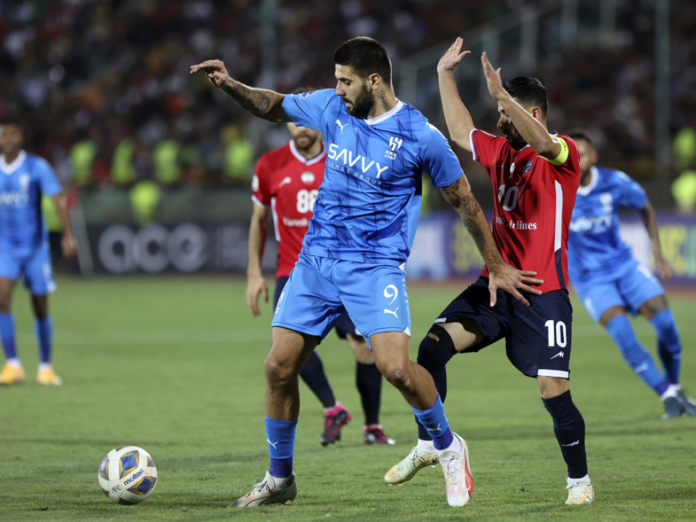 Aleksandar Mitrović nogom, glavom i "makazicama" napunio mrežu Mumbaja: I Sergej Milinković-Savić pogađao za Al Hilal