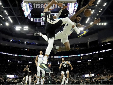 Janis ušao u istoriju NBA lige: Niko mlađi od njega nije imao više od 16.000 poena, 7.000 skokova i 3.000 asistencija