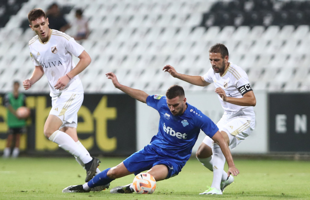 Radnik i Mladost iz Lučana odigrali su u Surdulici 1:1