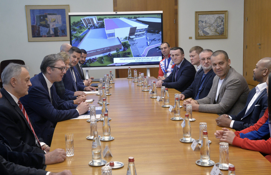 Predsednik Srbije Aleksandar Vučić ugostio Kremleva, bokserske legende i delegaciju BSS: Izgradnja hale će pomoći razvoj našeg boksa