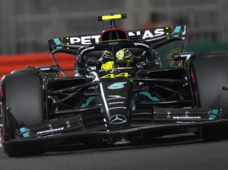 Ovo je baš veliki transfer: Luis Hamilton napušta Mercedes i od sledeće sezone vozi za Ferari