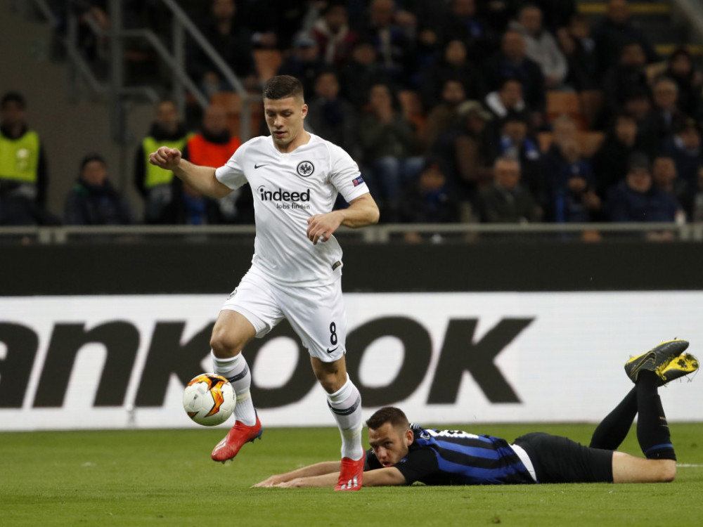 Luka Jović, fudbaler Milana, na meču