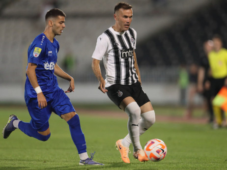 (KRAJ)Radnik – Partizan 1:2: Crno-beli posle mnogo muka slavili u Surdulici