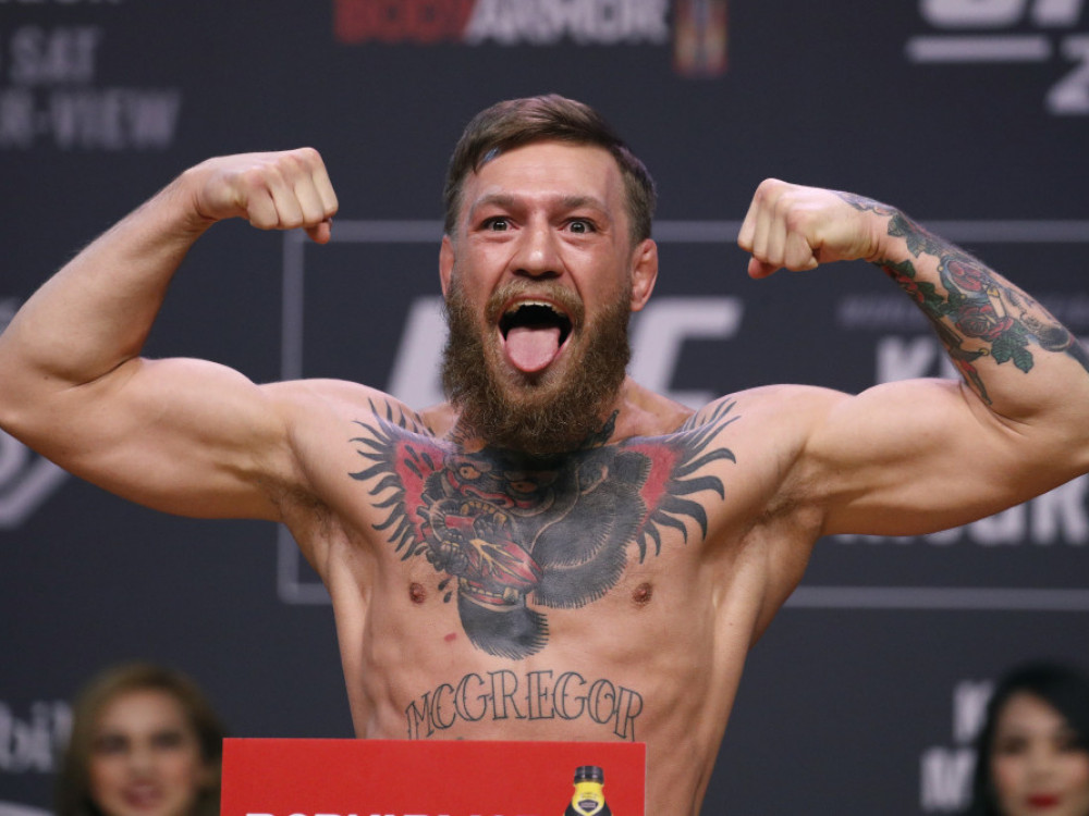 Konor Mekgregor na merenju pred borbu u UFC organizaciji