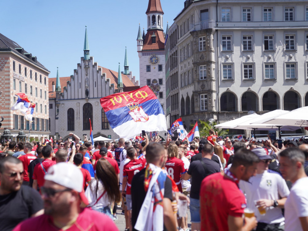 Navijači Srbije, okupirali su Minhen