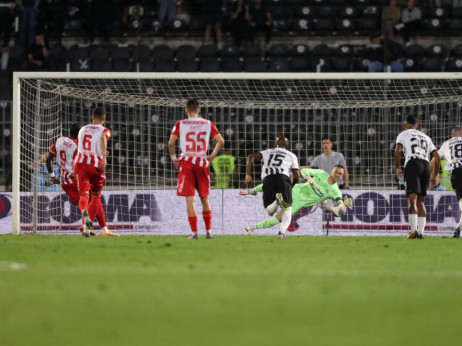 (KRAJ, VIDEO) Partizan - Crvena zvezda 0:4: Het-trik Šerifa Endijaja za istorijski ubedljiv trijumf u Humskoj