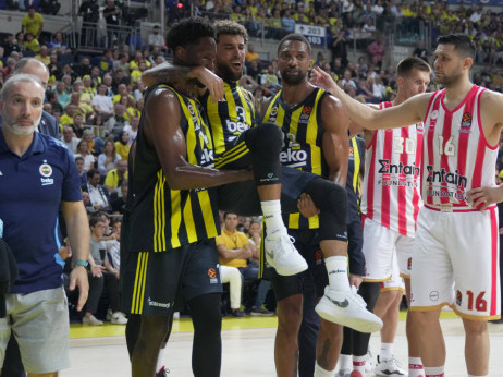 (VIDEO) Ogroman peh za Fener, a sezona tek počela: Skoti Vilbekin pokidao ligament desnog kolena