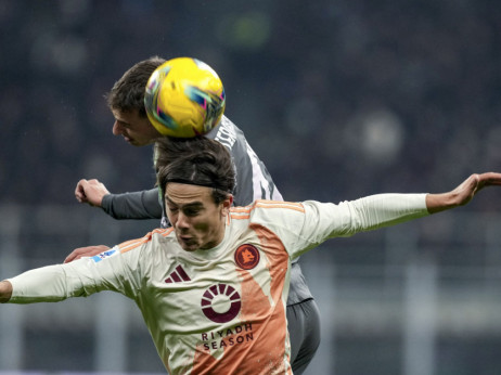 UEFA Liga Evrope na Areni: Svilar sa Romom "juri" pobedu na domaćem terenu protiv Ajntrahta za prolaz među 24 ekipe