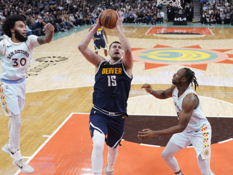 Nikola Jokić neuhvatljiv za San Antonio: Novi dabl-dabl Denverovog superstara, za revanš Sparsima