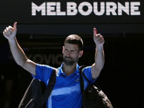 Šok u Melburnu: Novak Đoković predao Zverevu, povreda je bila jača od želje za plasmanom u finale