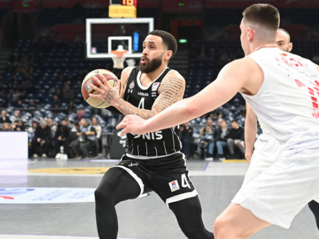 SC Derbi se držao do poluvremena: Partizan prelomio u trećem kvartalu