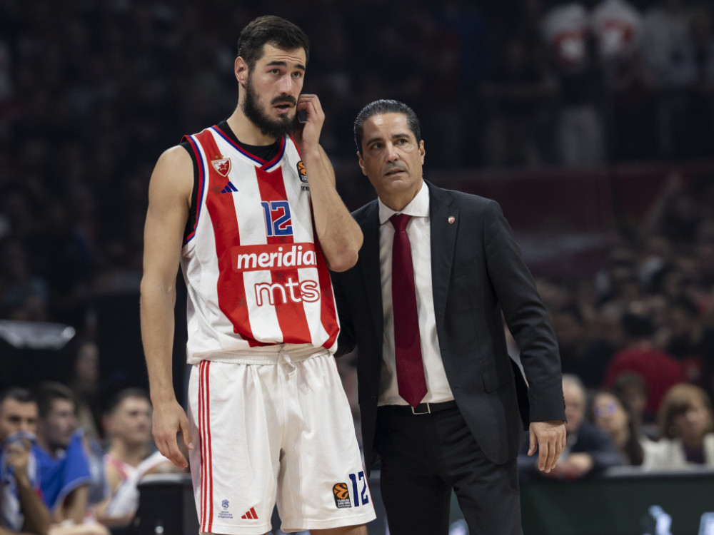 Nikola Kalinić, košarkaš Crvene zvezde sa Janisom Sferopulosom