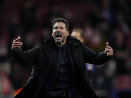 Da li ste videli da je dva puta dodirnuo loptu?! Ne plašite se... : Dijego Simeone tražio od medija potvrdu sporne situacije