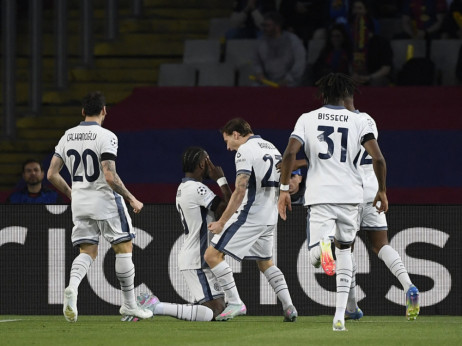 (UŽIVO) UEFA Liga šampiona: Barselona prepolovila zaostatak