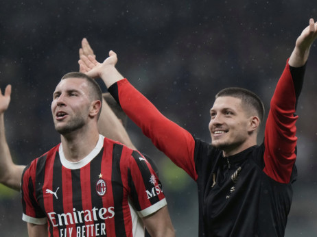 Milanovo zagrevanje za finale Kupa Italije: Jović i Pavlović naoštreni za Đenovu