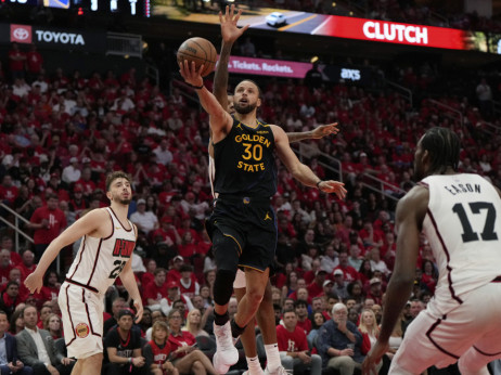 (VIDEO) To može u NBA: Spektakularni "trokorak" Stefa Karija