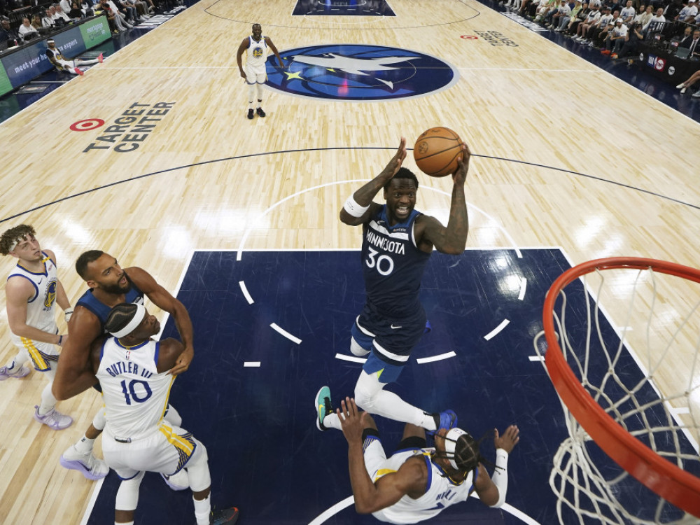 Košarkaši Minesote i Golden Stejta, u meču NBA plej-ofa