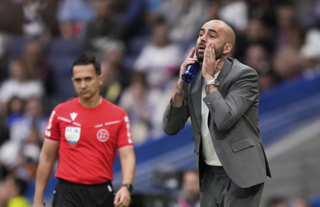 Trener Selte Klaudio Giraldez