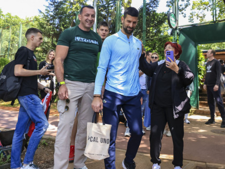 Novak Đoković sa sponzorom otvorio teniski teren u Beogradu