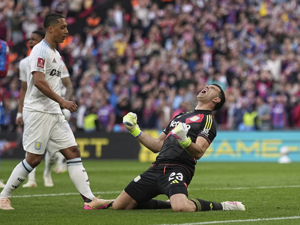 Emi Martinez u dresu Aston Vile