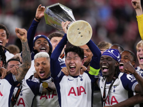 (FOTO) Veliki gaf UEFA u finalu LE: Čeferin ostao bez medalja, trojica igrača Totenhema nisu dobili nagrade