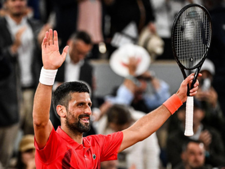 Novak dobio specijalan trofej od Ameli Morezmo posle meča