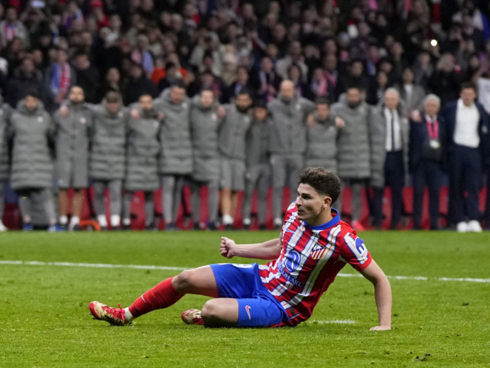 Hulijan Alvarez, fudbaler Atletika