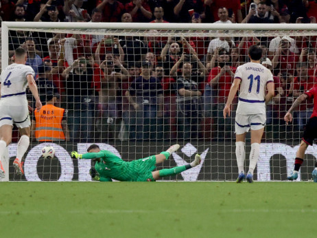 (UŽIVO) Albanija - Srbija (0:0): Brani penal Petrović!