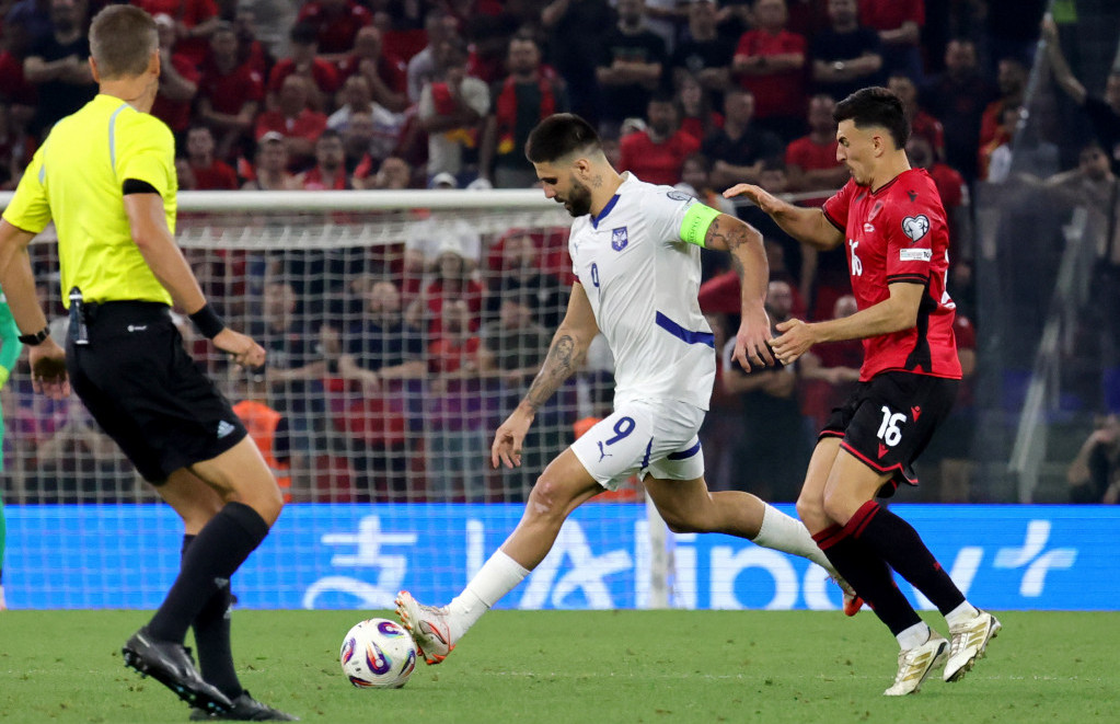 Aleksandar Mitrović je imao najbolju priliku na meču sa Albanijom