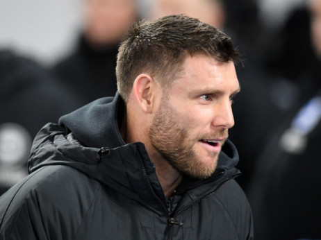 Džejms Milner ostao u Brajtonu i počeo da broji sitno do rekorda Premijer lige