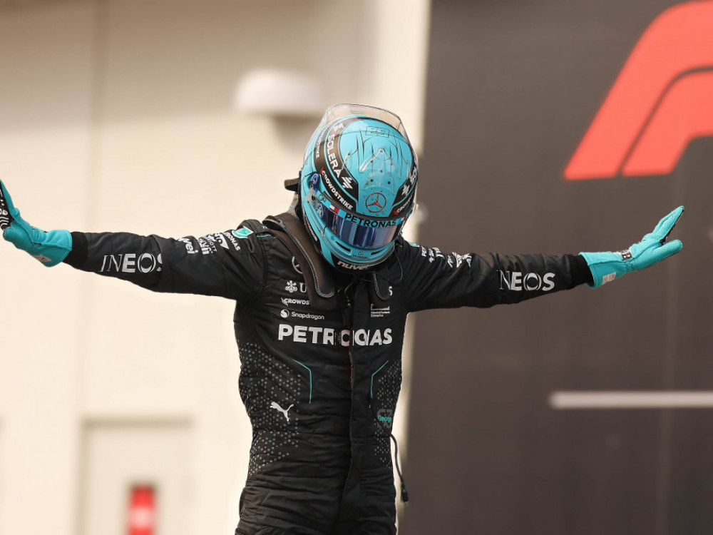 Džordž Rasel, vozač Mercedesa, slavi pobedu na VK Kanade