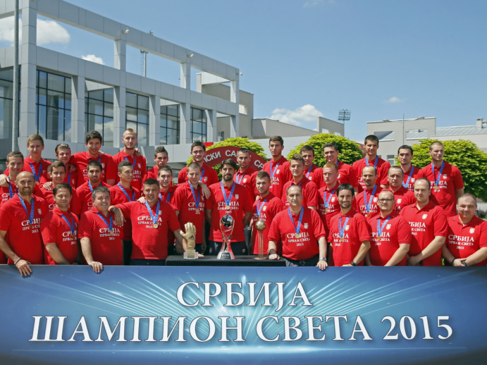 Omladinska reprezentacija Srbije kao šampion sveta iz 2025. godine