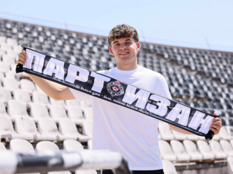 Crno-beli nižu pojačanja: Ivan Vasiljević predstavljen u Partizanu!