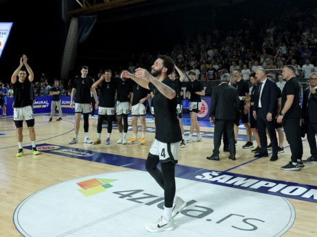 (VIDEO) Partizan podigao trofej šampiona Srbije: Vašington MVP i najbolji strelac!