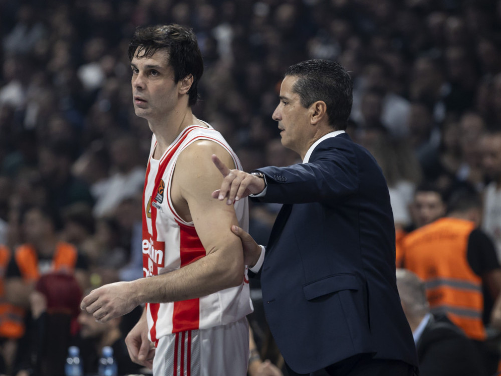 Miloš Teodosić i Janis Sferopulos, doskorašnji košarkaš i trener Crvene zvezde