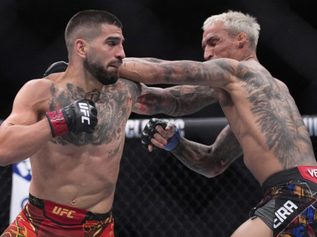 Ilija Topurija održao reč, nokautirao Oliveiru i ostao neporaženi šampion UFC
