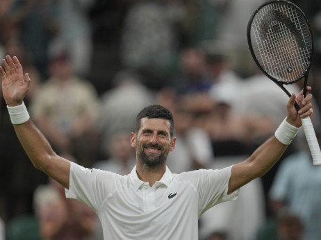 Ne bih bio ovde da ne mislim da mogu da osvojim Vimbldon: Novak ispraćen ovacijama posle pobede