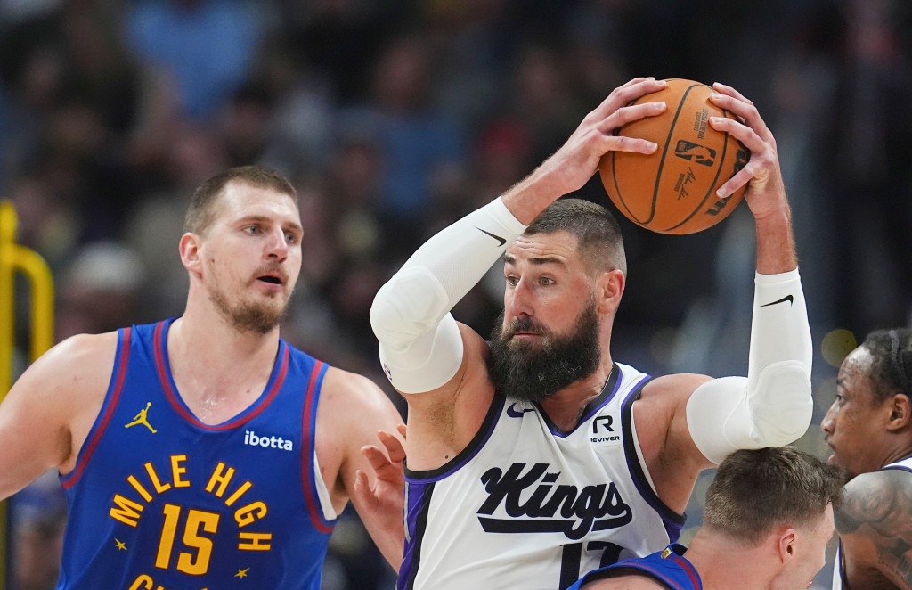 Jokić i Valančijunas u duelu