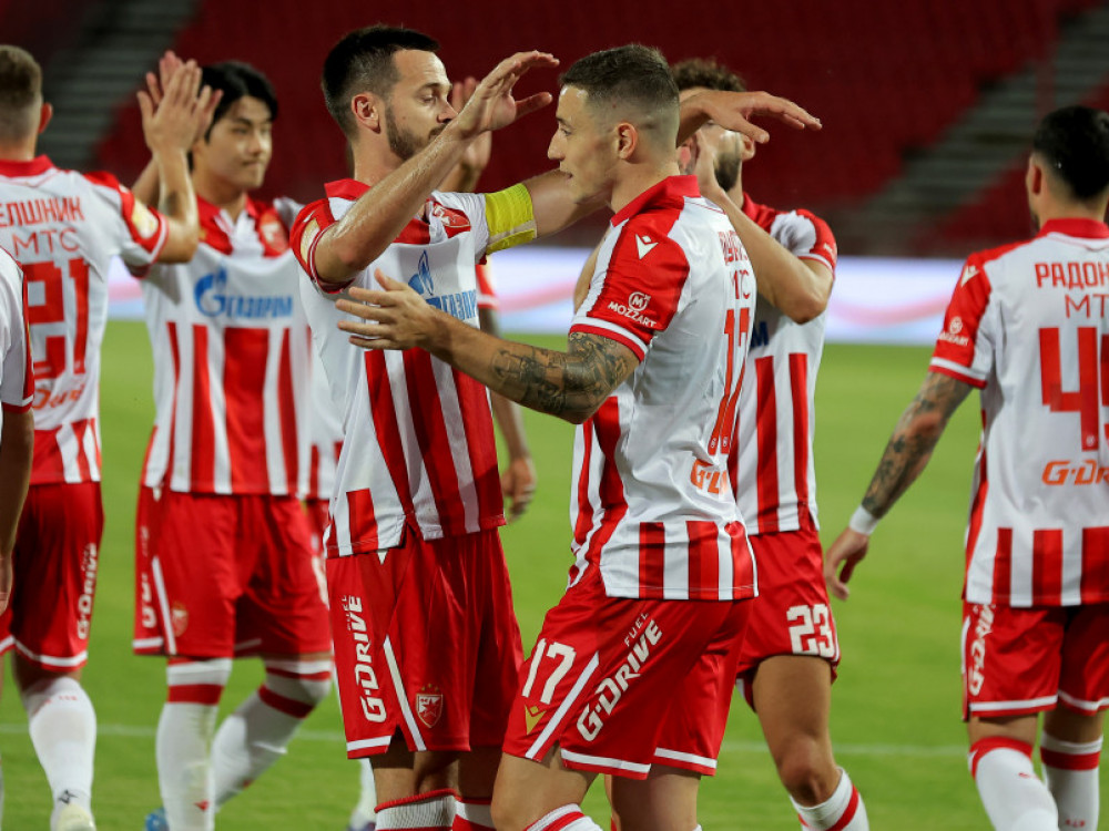 Fudbaleri Crvene zvezde, slave pobedu protiv Javora