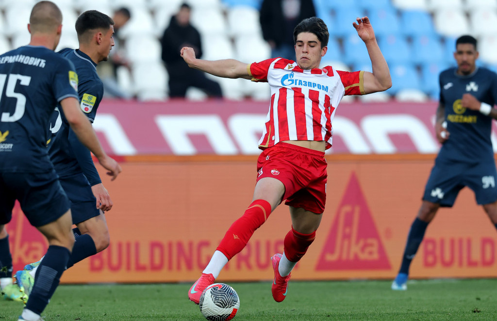 Strahinja Stojković je preostali desni bek Zvezde