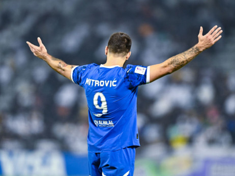 Đokerešev potpis za Arsenal pojačava interes Mančester junajteda za Aleksandra Mitrovića: Totenhem vreba