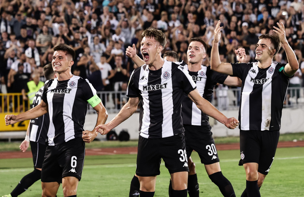 Fudbaleri Partizana imaju prednost (2:0) iz prve utakmice sa Oleksandrijom